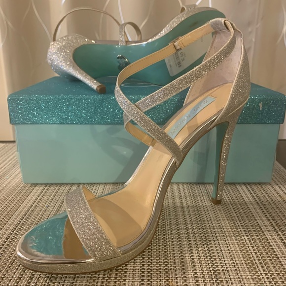 NWT - Betsey Johnson Sparkly Lucky Heels. - Picture 3 of 4